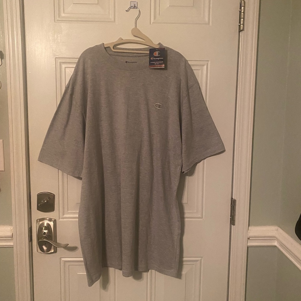Mens Champion t-shirt. Size LT Gray nwt